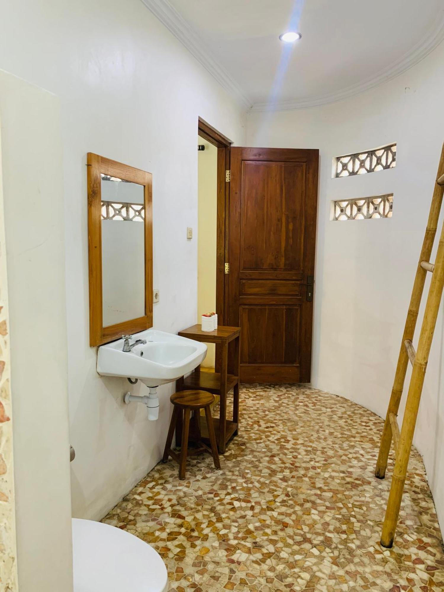 Villa Bougenville Yogyakarta Exterior photo