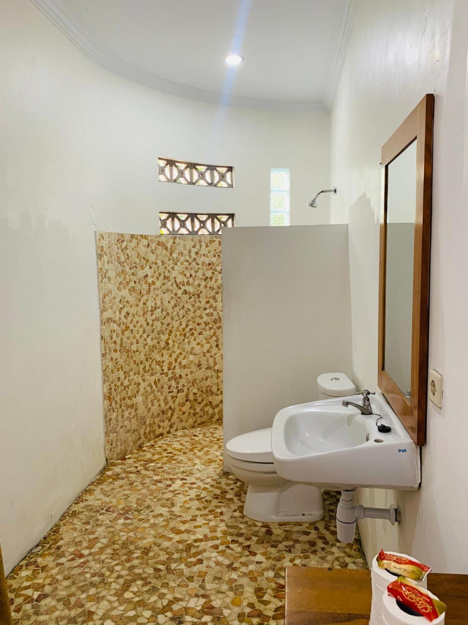Villa Bougenville Yogyakarta Exterior photo