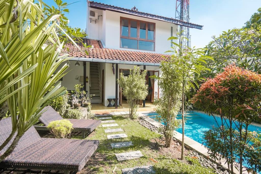 Villa Bougenville Yogyakarta Exterior photo
